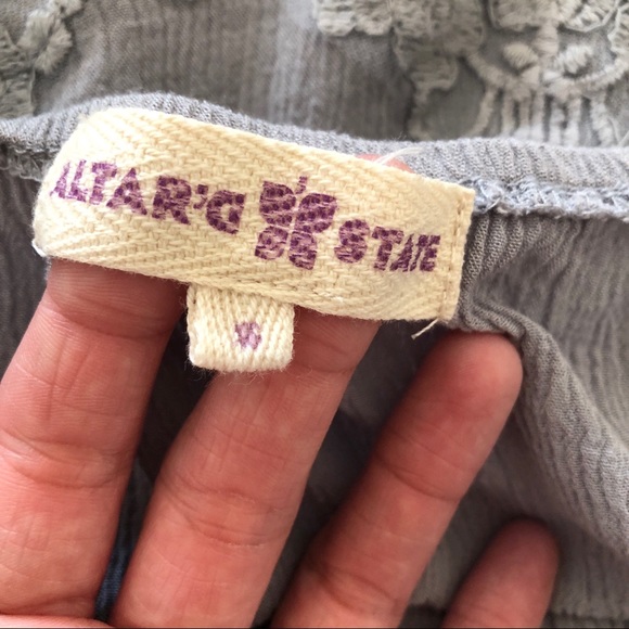 Altar’d State grey cropped halter top size small B40 - Picture 5 of 8